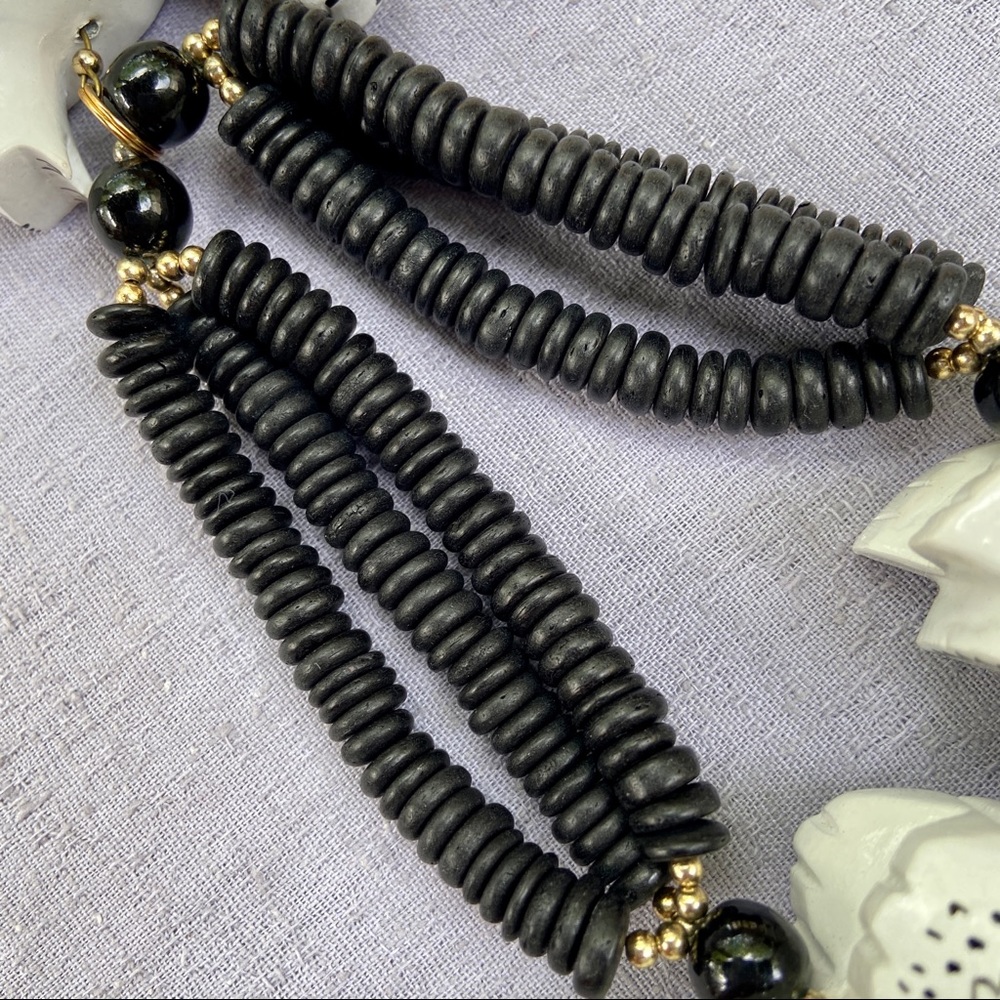 Vintage Beaded Cat Necklace & Earrings Wood Set - Picture 5 of 16